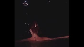 En Tanga Y Topless Por La Playa De Ibiza Mostrando Mis Encantos A La Gente XVIDEOS