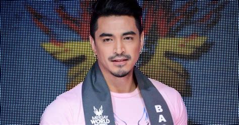 El Lavadero De Las Mu Ecas Filipinas Se Lleva La Corona Del Mr Gay World