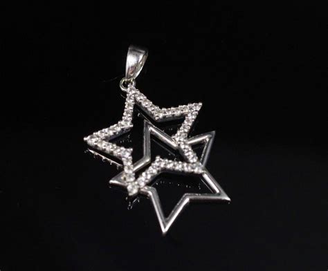18ct White Gold Pendant With Gemstone Pendantslockets Jewellery