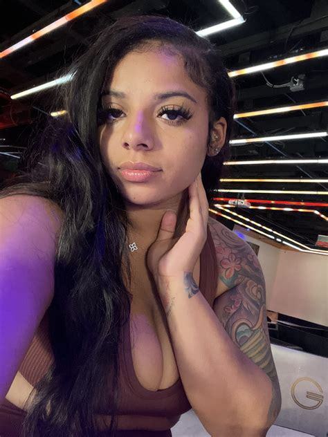 kkvsh on Twitter: "i’m sad i miss my friends https://t.co/W1CLkr0kUR