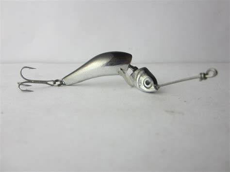 Trolling Lure Jig Wobbler Crankbait Minnow Pike Bass Muskies Lure 60mm16g