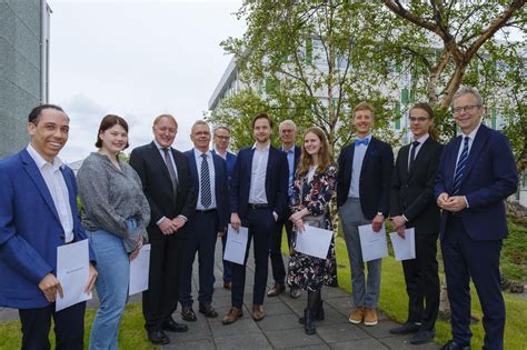 Sex Hlutu Styrk R Ver Launasj I Gu Mundar Bjarnasonar