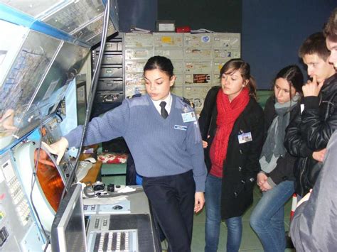 Ch Teaubernard Des Lyc Ens De Gironde Visitent La Base A Rienne