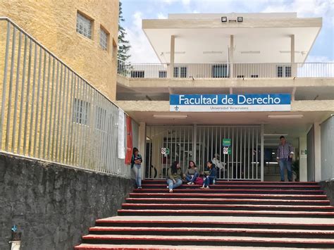 El Heraldo de Xalapa Niegan documentación a estudiantes de la UV