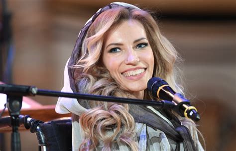 Несломленная. Первый канал рассказал, что песня Самойловой — очень личная