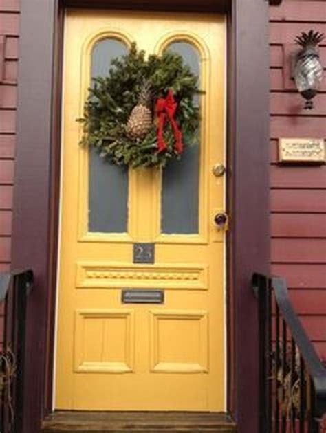 Impressive Front Porch Design Ideas With Pops Of Yellow To Have