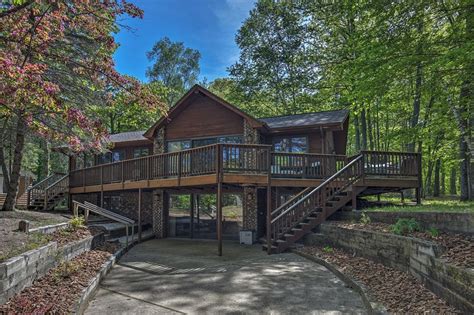Waterfront Eagle River Lake Home w/ Boat Dock Has Cable/satellite TV