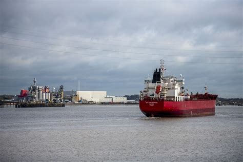 Russia’s Diesel Exports Heading for Record Despite EU Sanctions - Bloomberg