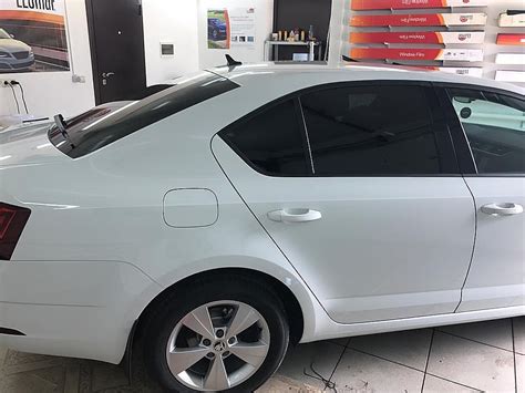 Тонировка пленкой Llumar (США) в Москве