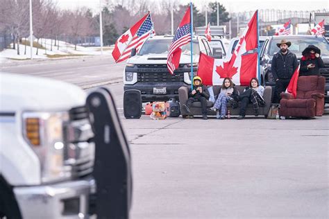 Canada La Protesta Dei Camionisti No Vax Blocca Gli Usa Stimati Danni