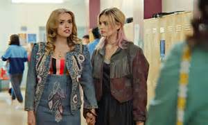 Tôi bừng tỉnh sau khi xem xong phim Sex Education Hoá ra đây là lý do vì sao mình cứ chơi thân