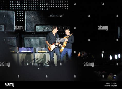 Bryan Adams And Keith Scott Hi Res Stock Photography And Images Alamy
