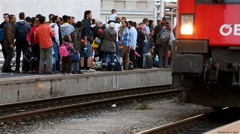 Trains resume between Austria and Germany – DW – 09/14/2015