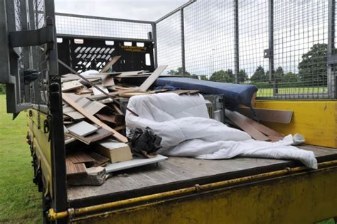 Council Clear Blondin Park After Travellers Leave Mess Mylondon