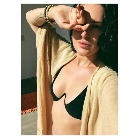 Rumer Willis Pulling Up Her Wet Silver Two Piece Bikini On The Beach Drunkenstepfather