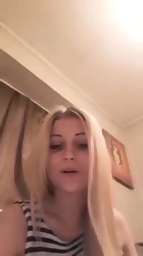 Girlfriend Agrees To Show Tits On Stream After Enough Liquid Courage