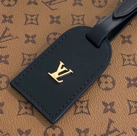 Bolsa Louis Vuitton Petite Boite Chapeau M