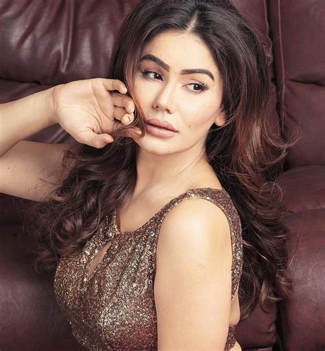 Kangna Sharma Stunning Hot Photoshoot Stills