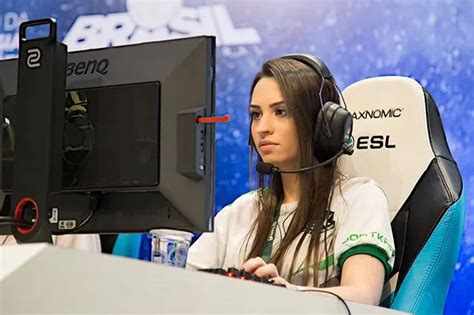 Braziliaanse Gamer Babe Krijgt Celstraf Van 116 Jaar