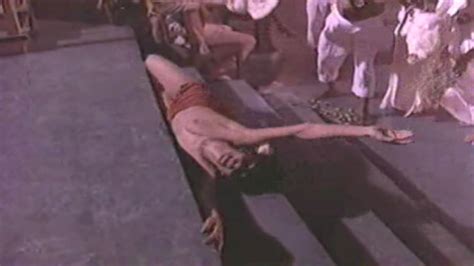 Naked Mercedes Carreño in Zona roja