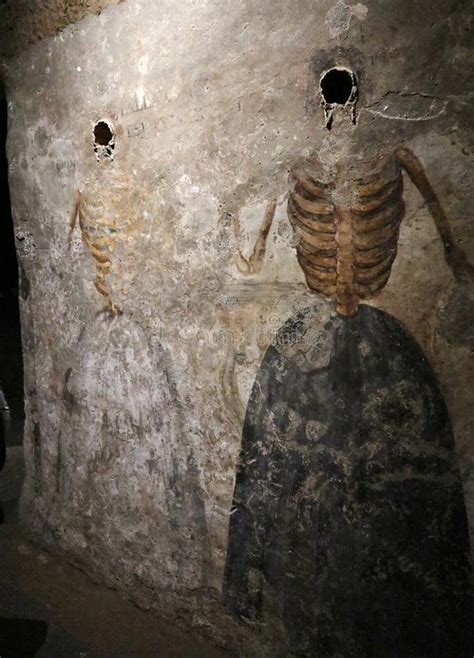 Napoli Affresco Seicentesco Nella Galleria Centrale Delle Catacombe