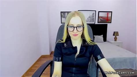 Small Tits Blonde Babe Posing Naked On Webcam Smallpenisparadise