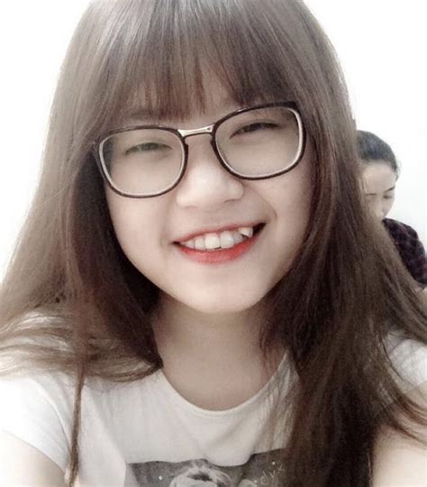 Hành trình lột xác ấn tượng của nữ streamer Thủy Tiên Từ hot teen cute phô mai que đến bóng