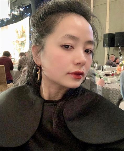 Chuyện tình công tử nhà giàu và cô hot girl đám cưới rước dâu bằng BMW