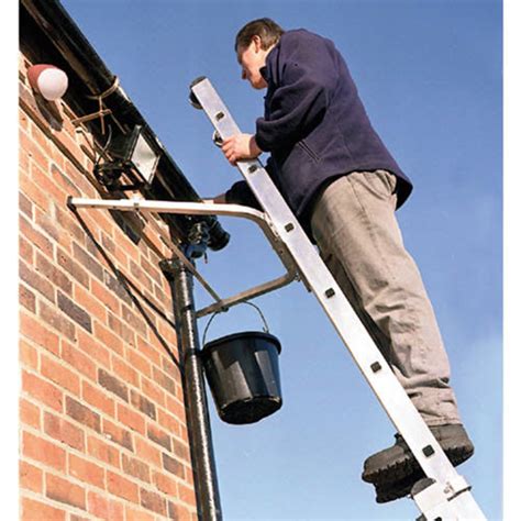 Diy Ladder Standoff Leaning A Ladder Against A Roof Without Crushing