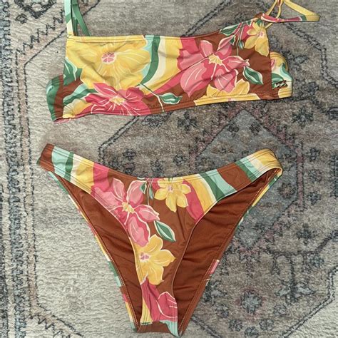 Billabong Bikini Set No Longer Sold Anymore Only Depop