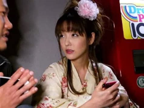 Giận anh xã bỏ ra ngoài đường vợ dễ dãi về nhà trai lạ để tâm sự Sex JAV Không Che Sex