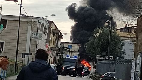 Scontri Tra Tifosi Di Paganese E Casertana Autobus In Fiamme