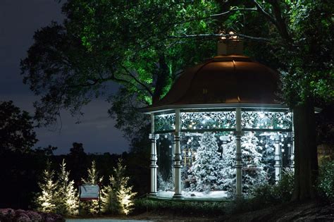 Listen: Dallas Arboretum '12 Days of Christmas' holiday playlist ...