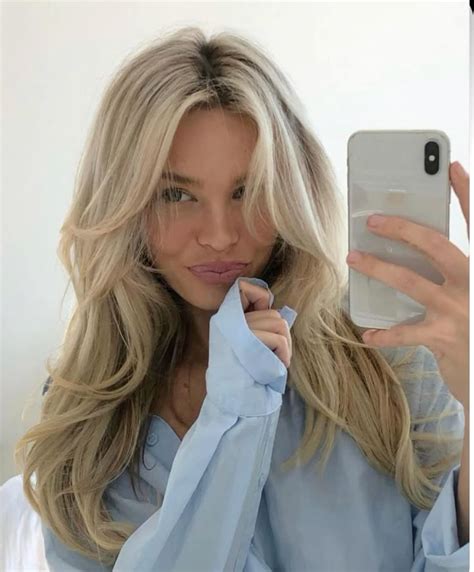 BLONDE GIRL BLONDE HAIR SPRING SUMMER HAIR Cheveux blonds colorés Idées cheveux blonds