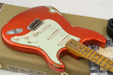 Heavy Relic Candy Tangerine Guitare électrique Forme Str Fender