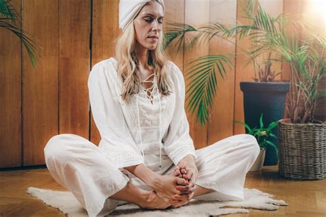 Premium Photo Kundalini Yoga For Feminine Energy