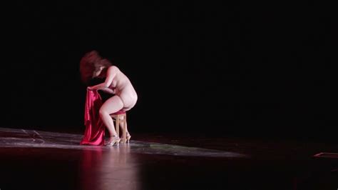 Jezebel Express Nue Dans Getting Naked A Burlesque Story