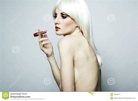 Portret Van Naakte Elegante Vrouw Met Blonde Hai Stock Afbeelding Image Of Persoon Lichaam