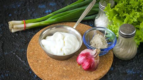 Как приготовить соус для шаурмы из сметаны - 6 лучших рецептов