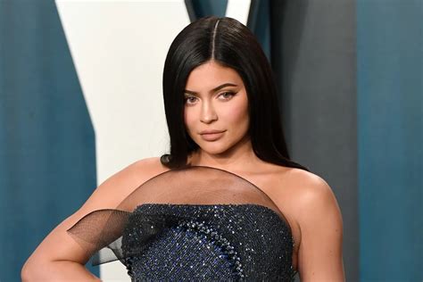 Kylie Jenner lució su figura en internet con diminuto bikini Celebs Estados Unidos nndatr