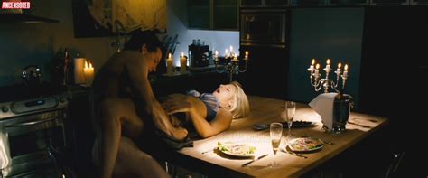 Mahée Paiement nude pics page