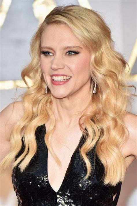 Hot Photos Of Kate McKinnon Barnorama