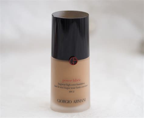 Giorgio Armani Power Fabric Foundation - Daisy Beauty