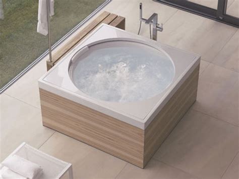 Квадратная ванна