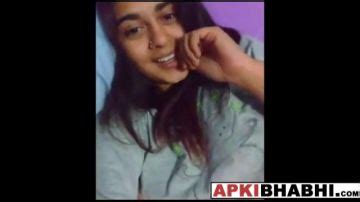 Cute Indian Cam Girl Share Peeks Of Her Great Tits Porn300
