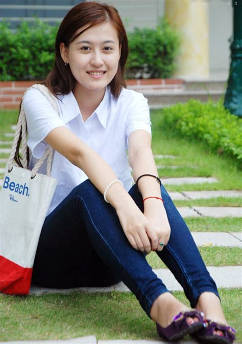 Hot girl Hà Lade thi vào trường mẹ giảng dạy