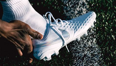 Laced Up: Nike Tiempo Legend 8 Review - SoccerBible