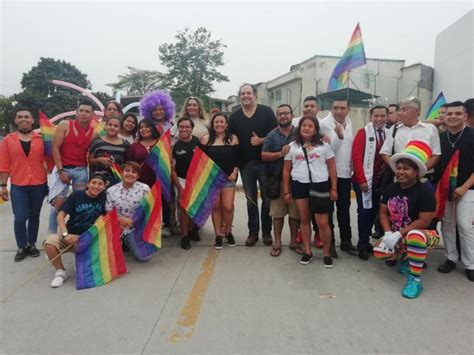 Alcalde De Valles Encabeza Marcha Del Orgullo Gay
