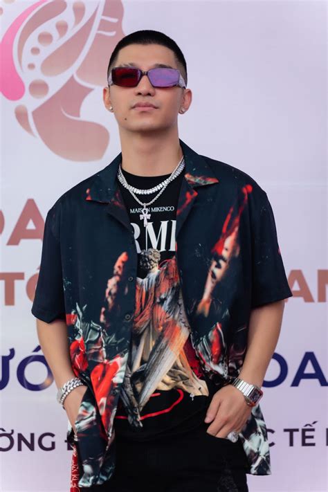 Hoa H U D N T C Ng C Anh T I Xu T V I Lo T Nh Di N Bikini Tr C Bi N Body Tu I X N T Sau