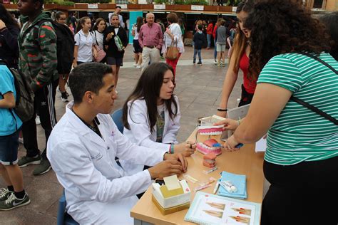 Alumnos Y Profesores De La Facultad De Enfermería Lanzan Mensajes De